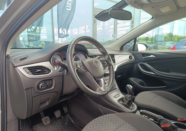 Opel Astra cena 49900 przebieg: 83337, rok produkcji 2016 z Gdańsk małe 352